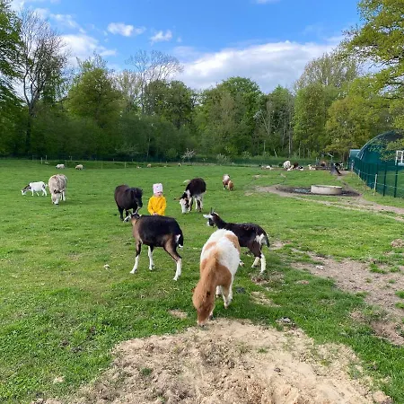 Semesterbostad Poppes Ranch Bauerhof & Campingplaetze