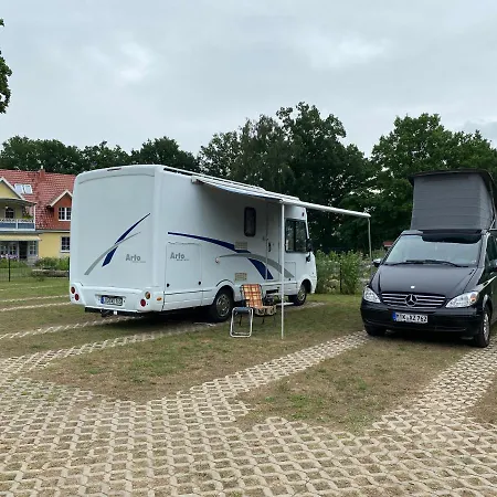 Poppes Ranch Bauerhof & Campingplaetze * Zepelin