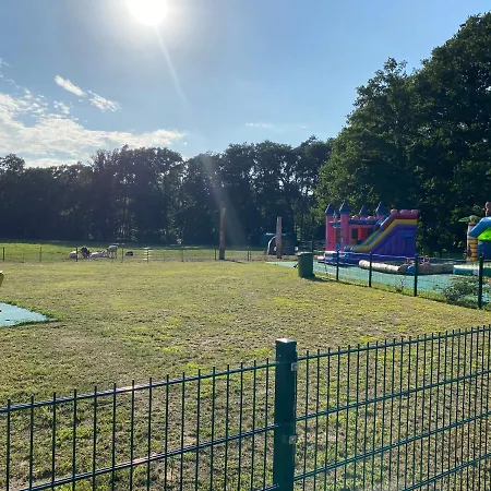 Poppes Ranch Bauerhof & Campingplaetze * Zepelin