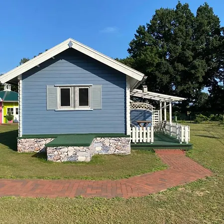 Poppes Ranch Bauerhof & Campingplaetze Zepelin