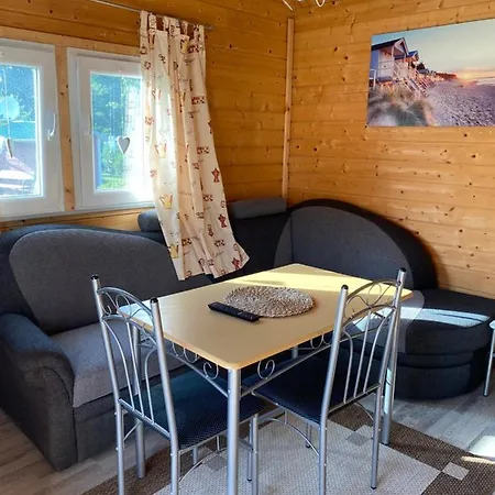 Semesterbostad Poppes Ranch Bauerhof & Campingplaetze Zepelin